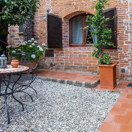 Agriturismo Palazzo Val Del Sasso Villastrada  Esterno foto