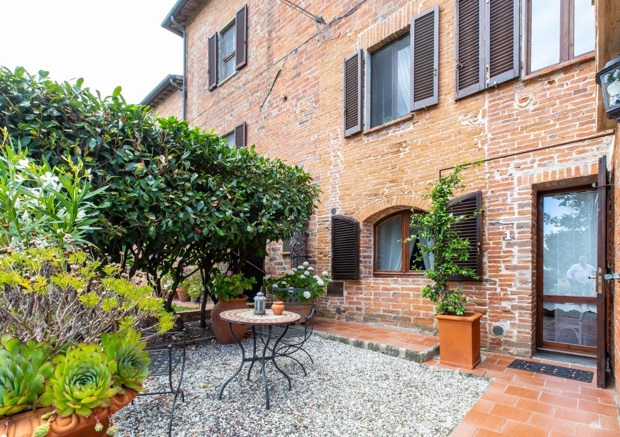 Agriturismo Palazzo Val Del Sasso Villastrada  Esterno foto