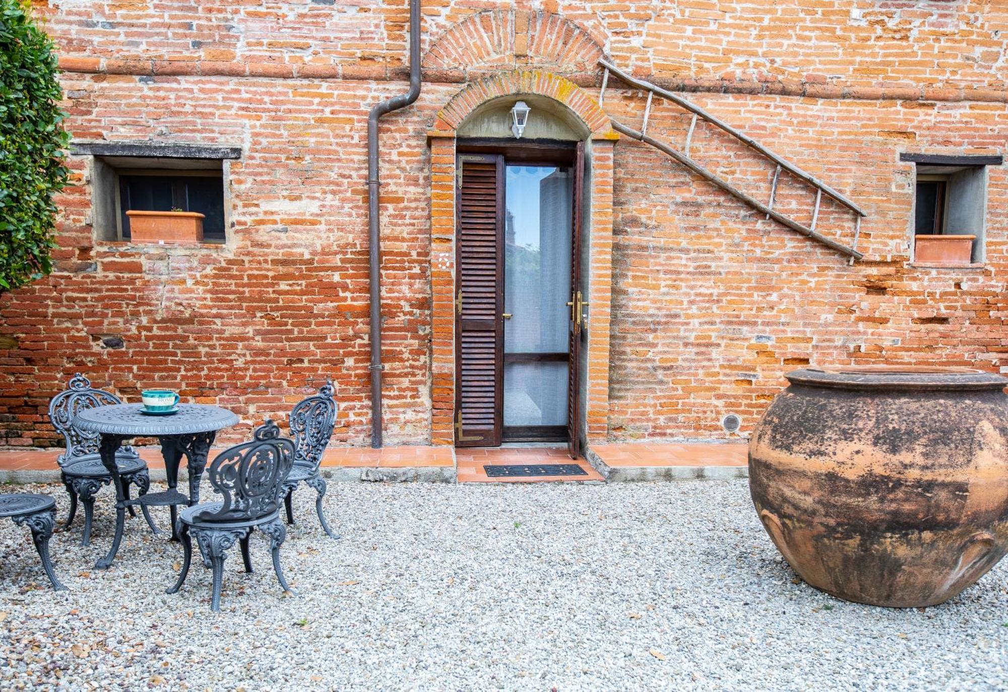 Agriturismo Palazzo Val Del Sasso Villastrada  Esterno foto