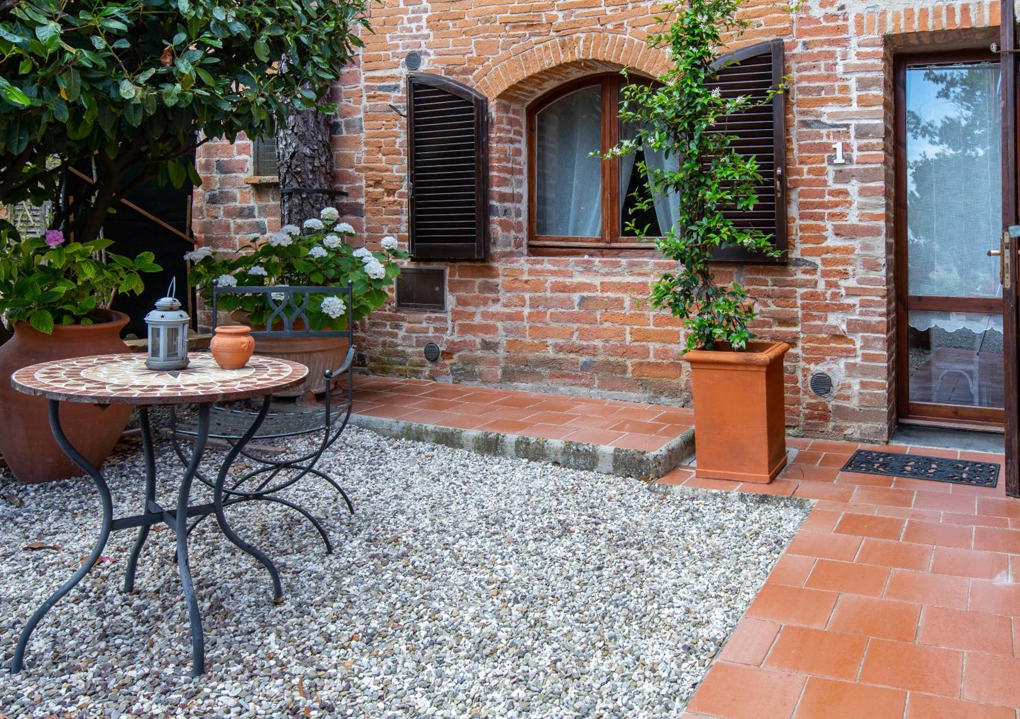 Agriturismo Palazzo Val Del Sasso Villastrada  Esterno foto